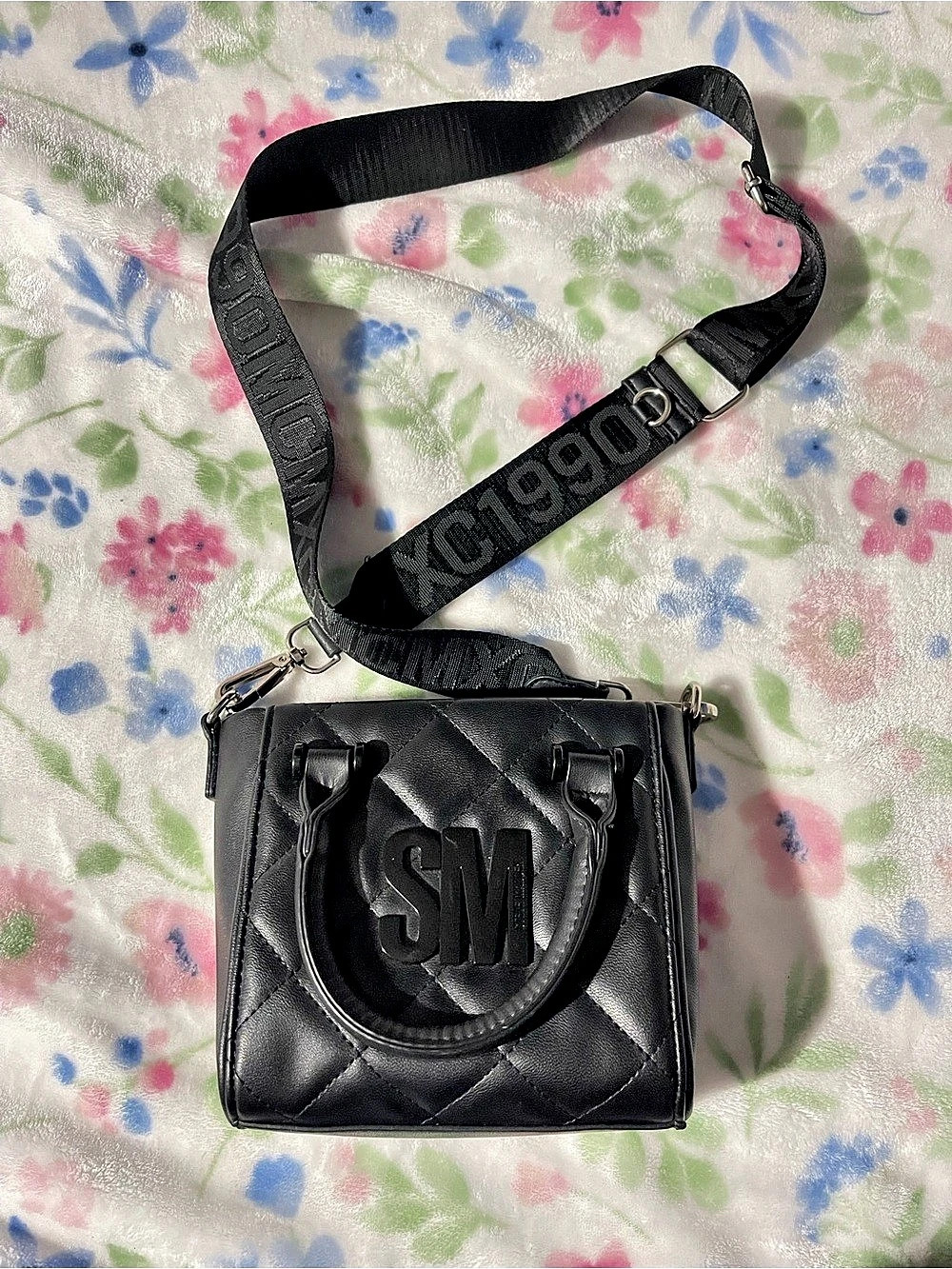 Steve madden Quilted Logo Shoulder Bag in Black Like New